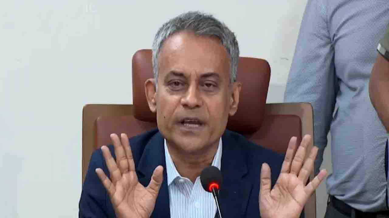 সড়কে সমঝোতায় টাকা নিলে সেটা চাঁদা নয়, বাধ্য করলে চাঁদা: সড়ক পরিবহন মন্ত্রী