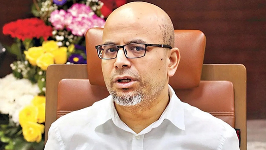 দেশ ছাড়লেন প্রধান উপদেষ্টার বিশেষ সহকারী ফয়েজ আহমদ তৈয়্যব