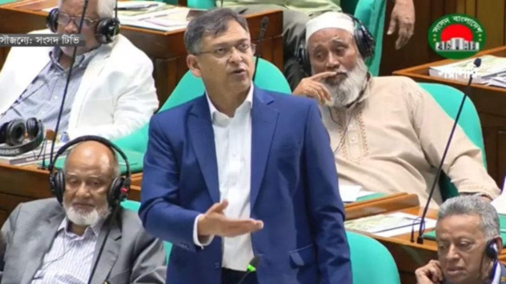 অন্তর্বর্তী সরকারের ১৩৩ অধ্যাদেশ নিয়ে চূড়ান্ত সিদ্ধান্ত হতে পারে রাতেই: স্বরাষ্ট্রমন্ত্রী