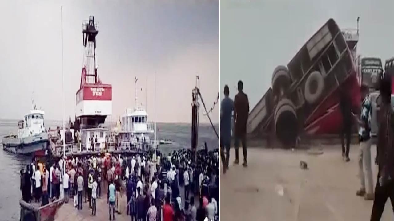 পদ্মায় ফেরির ধাক্কায় বাস নদীতে: অধিকাংশ যাত্রীই নিখোঁজ