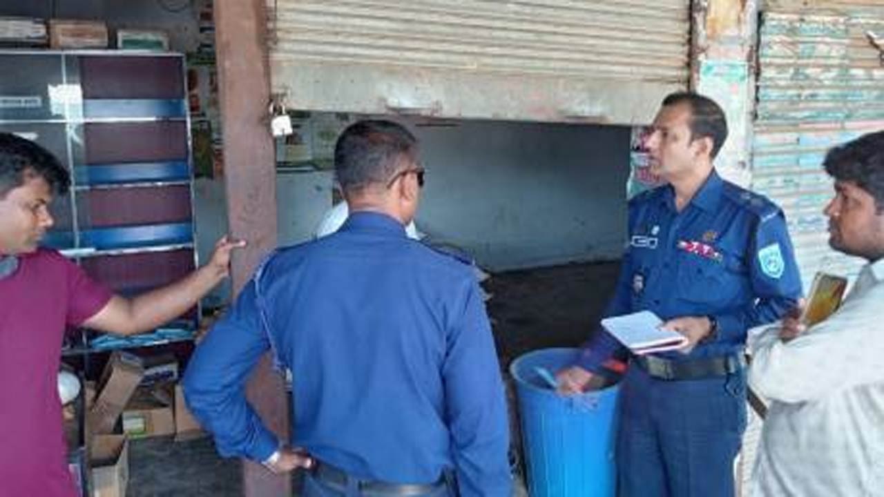 দিনাজপুরের ঘোড়াঘাটে কীটনাশকের দোকানে ডাকাতি