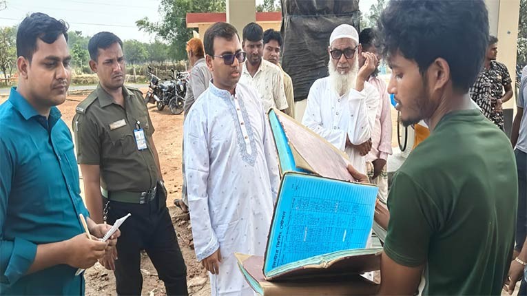 চাঁপাইনবাবগঞ্জে তেল মজুত রাখায় ফিলিং স্টেশনের অর্থদণ্ড