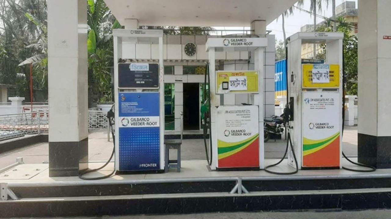 পঞ্চগড়ে ডিপো থেকে তেল না পেয়ে অধিকাংশ পাম্প বন্ধ