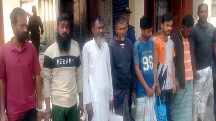 বগুড়ার দুপচাঁচিয়ায় হত্যা মামলার আসামিসহ গ্রেফতার ৮