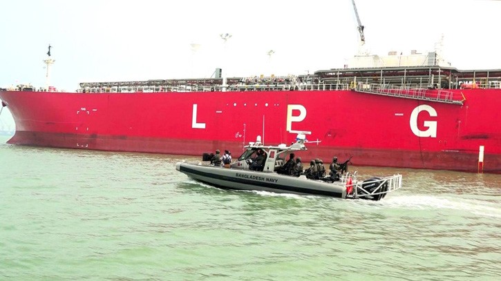 সমুদ্র পথে জ্বালানিবাহী জাহাজসমূহের নিরাপত্তায় বাংলাদেশ নৌবাহিনী