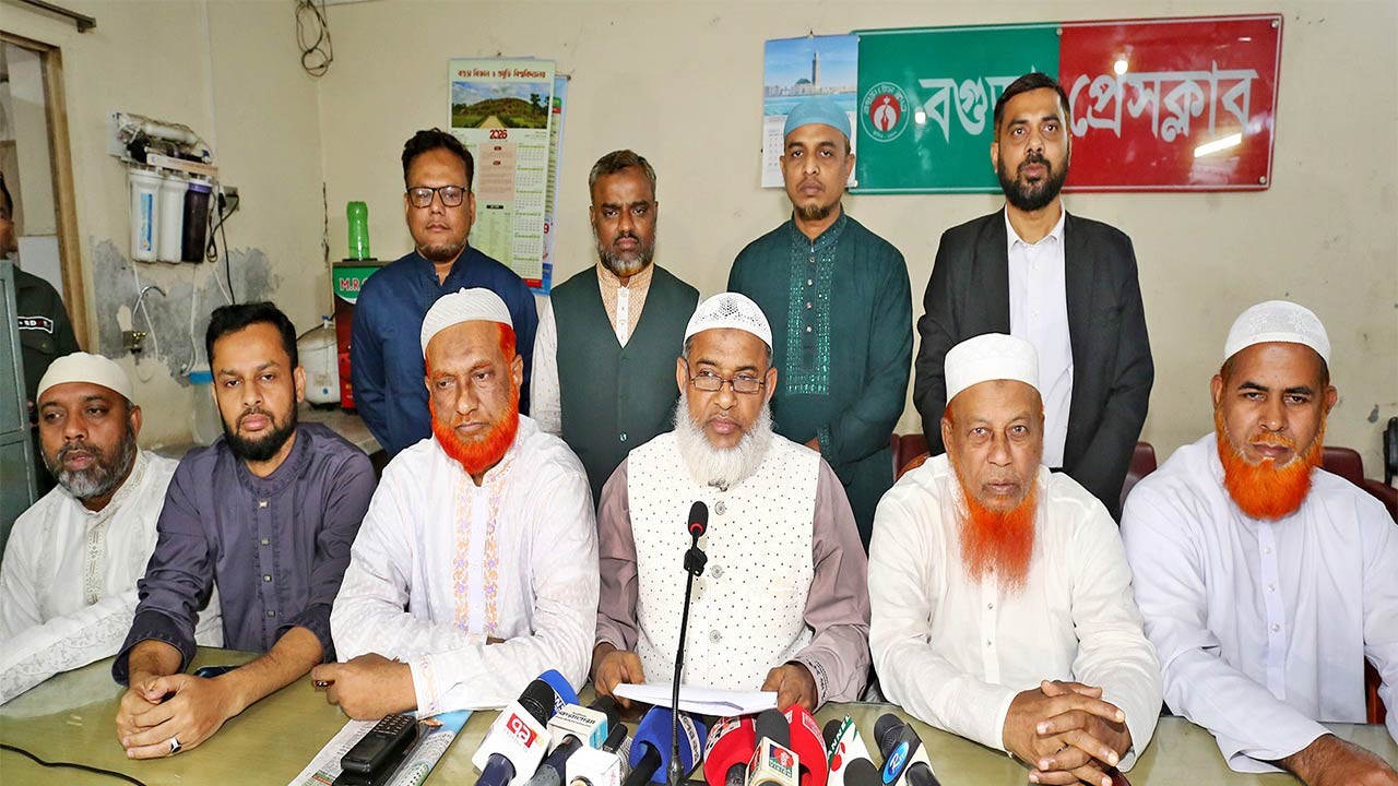 বগুড়া সদর আসনের উপনির্বাচন সুষ্ঠু ও নিরপেক্ষ করতে পাঁচদফা দাবিতে সংবাদ সম্মেলনে জামায়াত প্রার্থী 