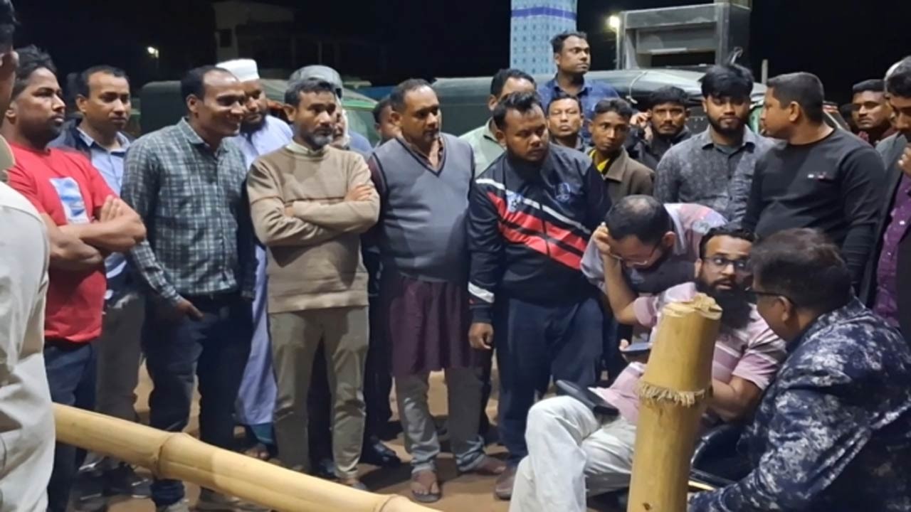 পঞ্চগড়ের বোদায় ড্রামে ভরে ডিজেল বিক্রি ‘সাবাব ফিলিং’ স্টেশনের জরিমানা