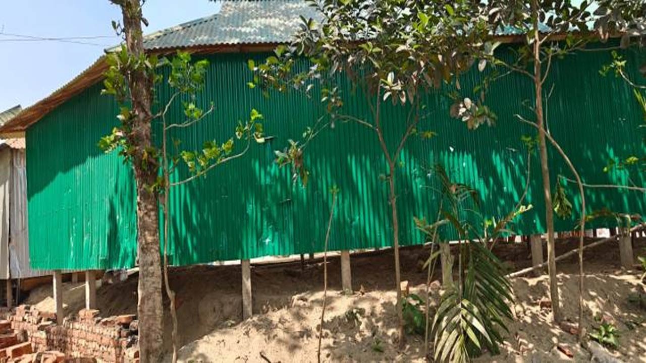 সিরাজগঞ্জের কাজিপুরে জমি নিয়ে বিরোধে হামলা, আহত ৯