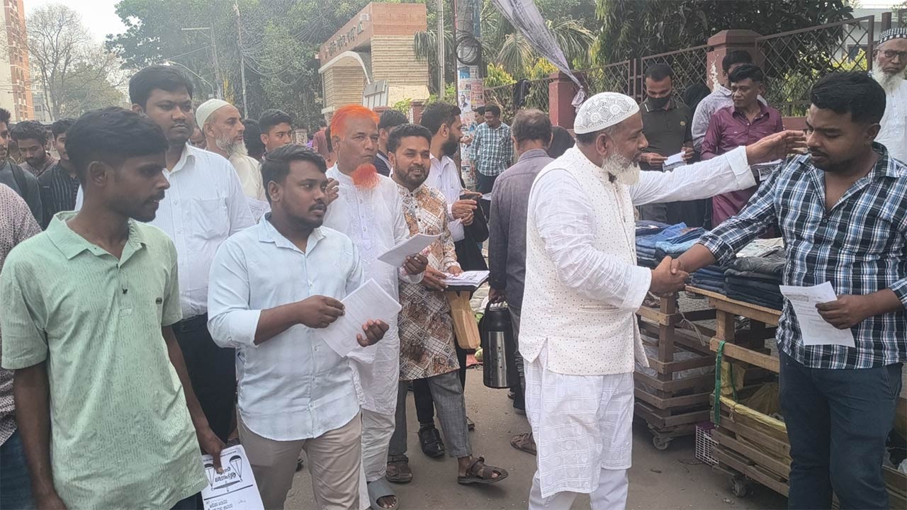 বগুড়ার ৪টি ওয়ার্ডে দাঁড়িপাল্লার পক্ষে জামায়াত প্রার্থীর গণসংযোগ