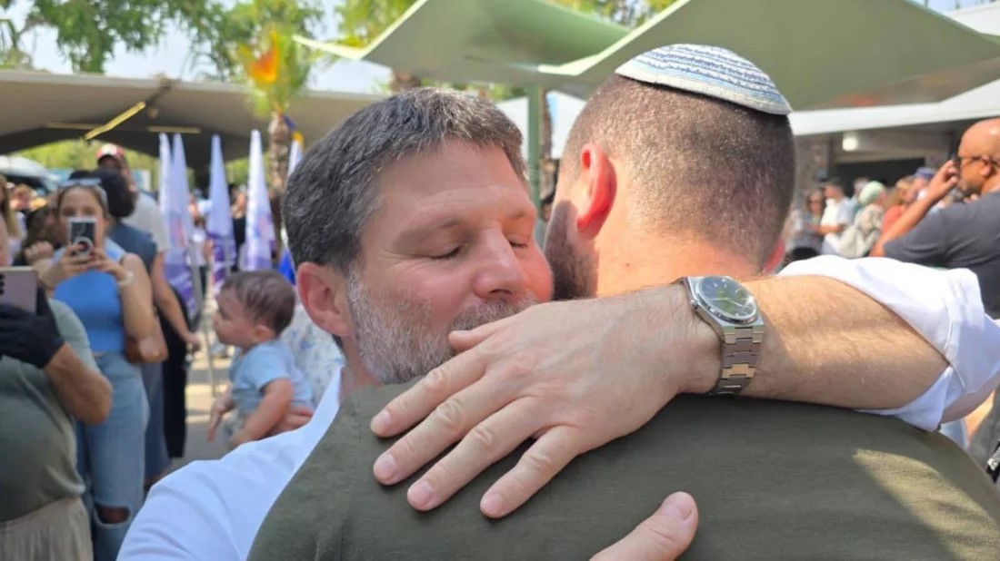 হিজবুল্লাহর অতর্কিত হামলায় ইসরায়েলি মন্ত্রীর ছেলের ‘কলিজা ছিন্নভিন্ন’