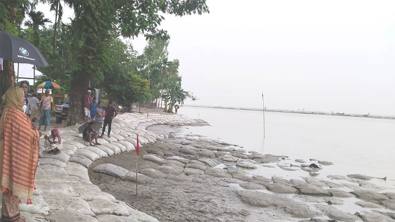 তিস্তা ভাঙন প্রতিরোধ প্রকল্প, কুড়িগ্রামের রাজারহাটে অনিয়মের অভিযোগে ৬ হাজার জিও ব্যাগ বাতিল