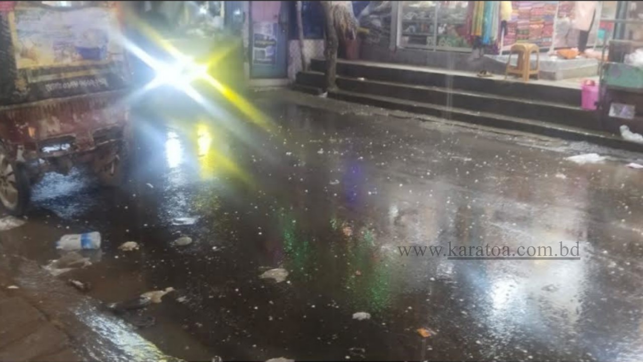 কুড়িগ্রামের রাজারহাটে হঠাৎ শিলাবৃষ্টিতে ফসল নিয়ে শঙ্কায় কৃষক