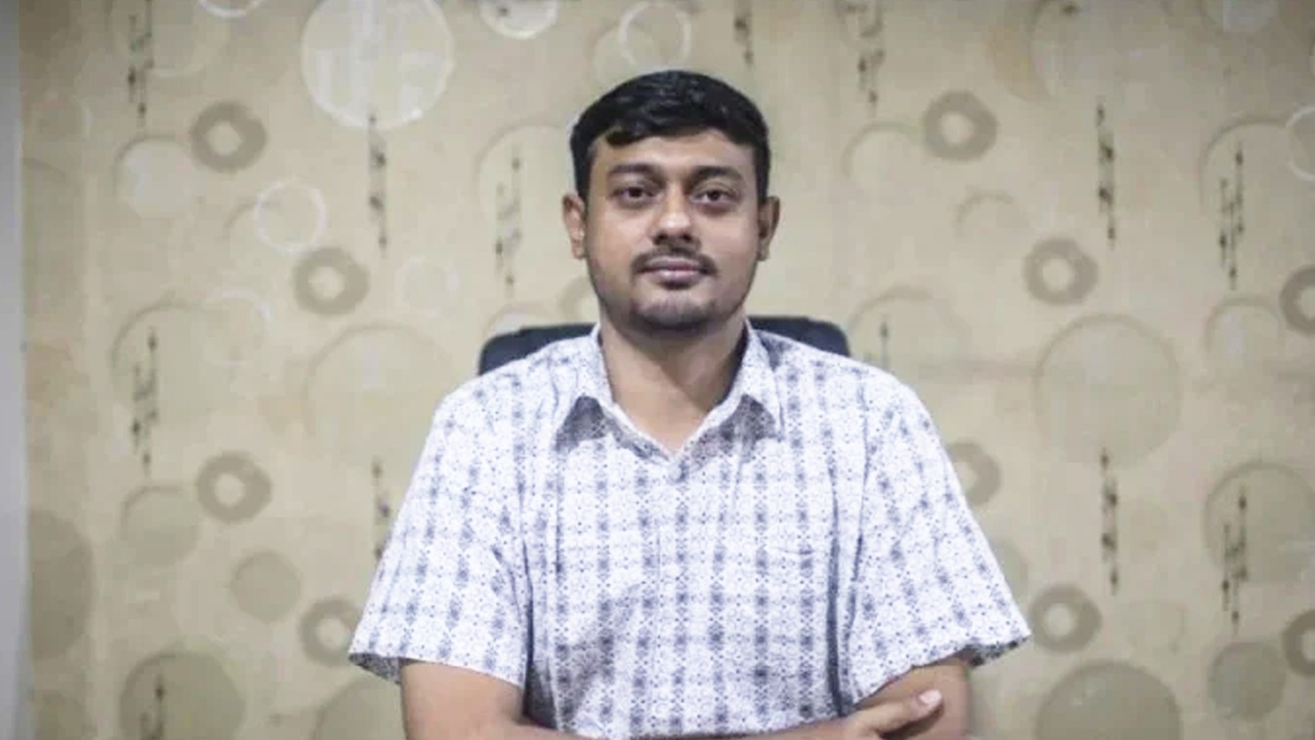 ৪ ঘণ্টা লাইনে দাঁড়িয়ে থেকেও তেল পেলাম না: নাসীরুদ্দিন পাটওয়ারী