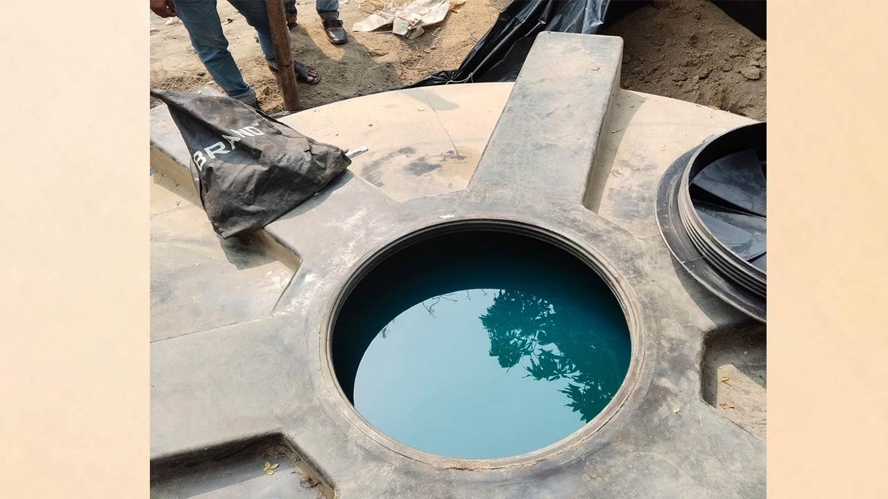 নাটোরের সিংড়ায় মাটির নিচে জ্বালানি তেল মজুদ, ব্যবসায়ীকে জরিমানা