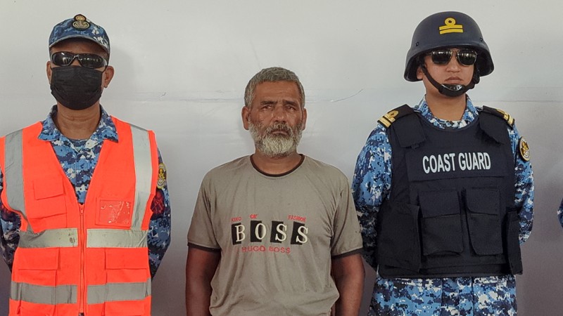 সুন্দরবনে ডাকাত বাহিনী জোনাবের কবল থেকে হাত পা বাঁধা জেলে উদ্ধার