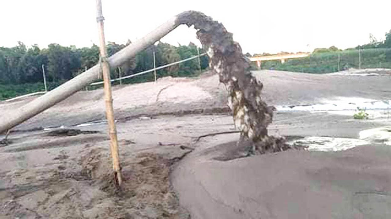 কুড়িগ্রামের ফুলবাড়ীতে বালু উত্তোলনকারীর লাখ টাকা জরিমানা