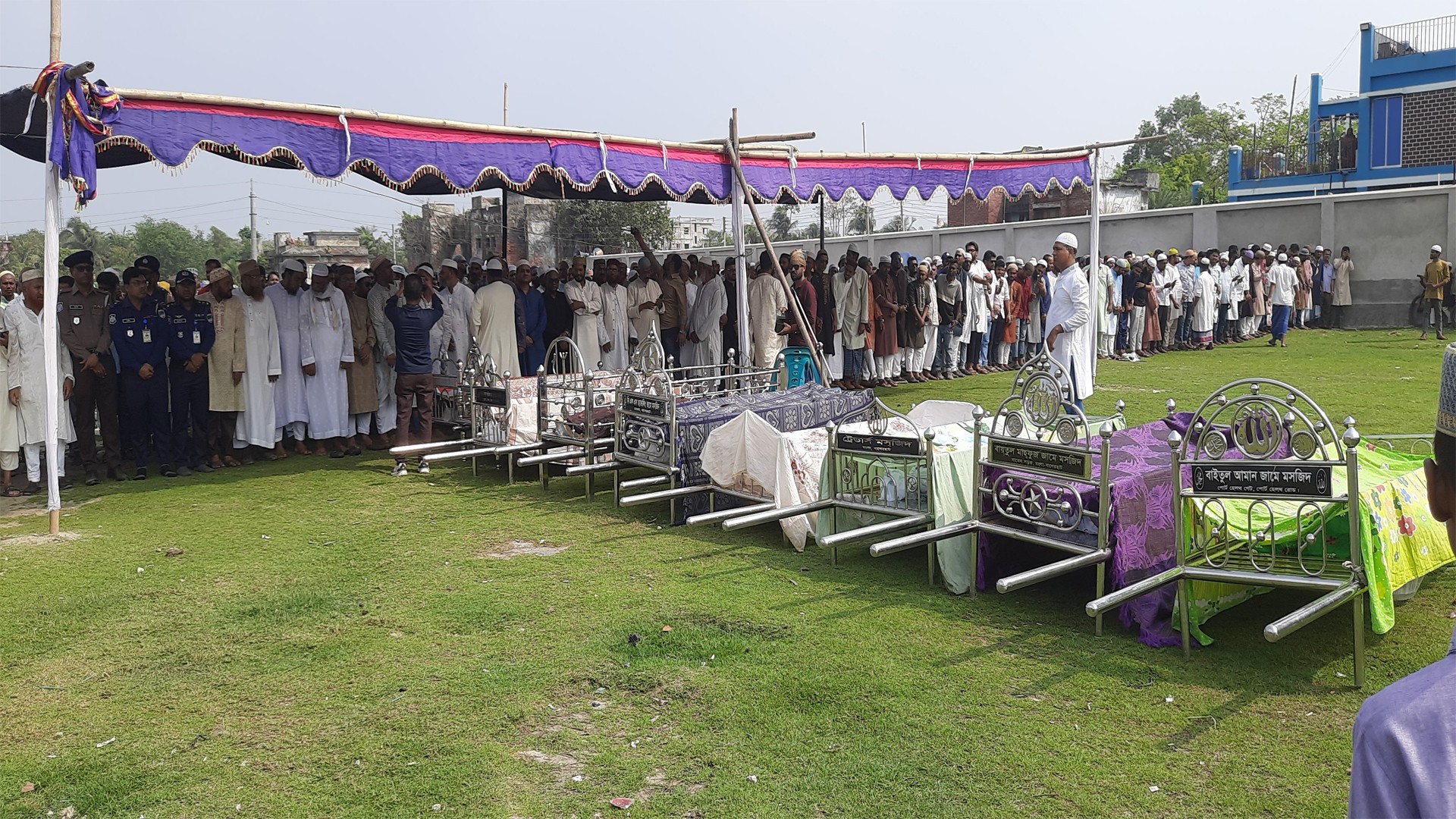 পরিবারের ৮ সদস্যকে নিয়ে একসঙ্গে চিরঘুমে বাড়ির অভিভাবক রাজ্জাক