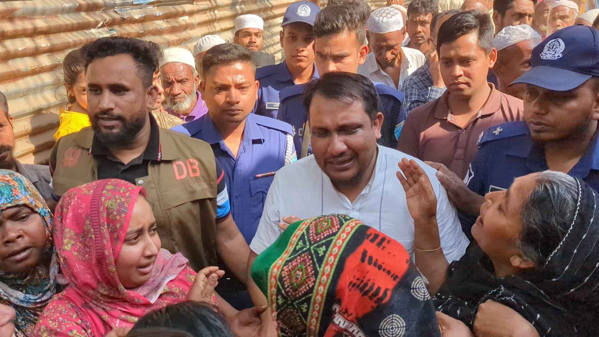 বাবার জানাজায় অংশ নিতে যাবজ্জীবন আসামির প্যারোলে মুক্তি