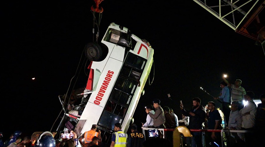 পদ্মায় ডুবে যাওয়া সেই বাসের রেজিস্ট্রেশন স্থগিত
