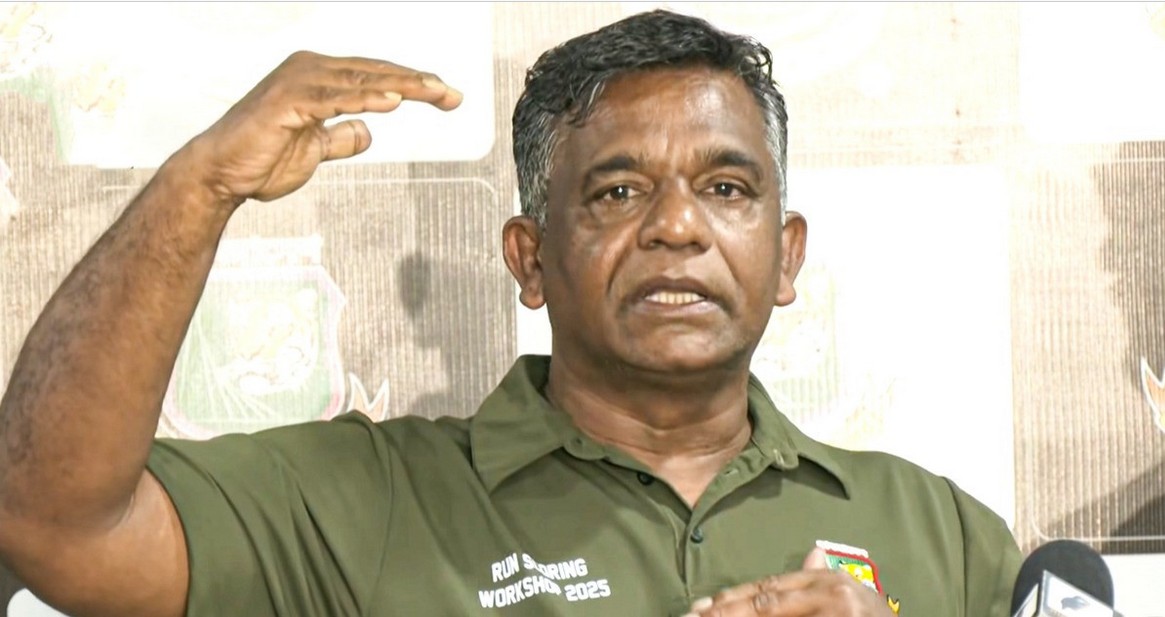 দেশে ফিরেছেন বিসিবি সভাপতি বুলবুল