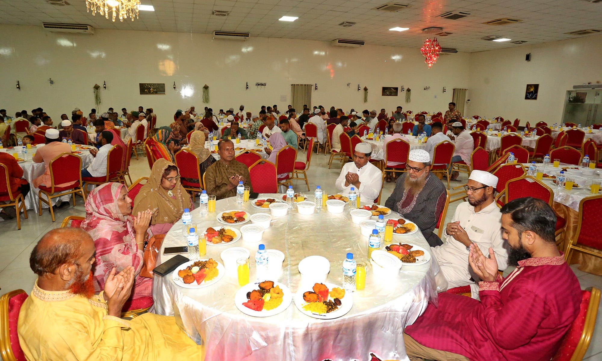 বগুড়ায় ইফতার মাহফিলে সম্প্রীতির বন্ধন দৃঢ় করলো দৈনিক করতোয়া 