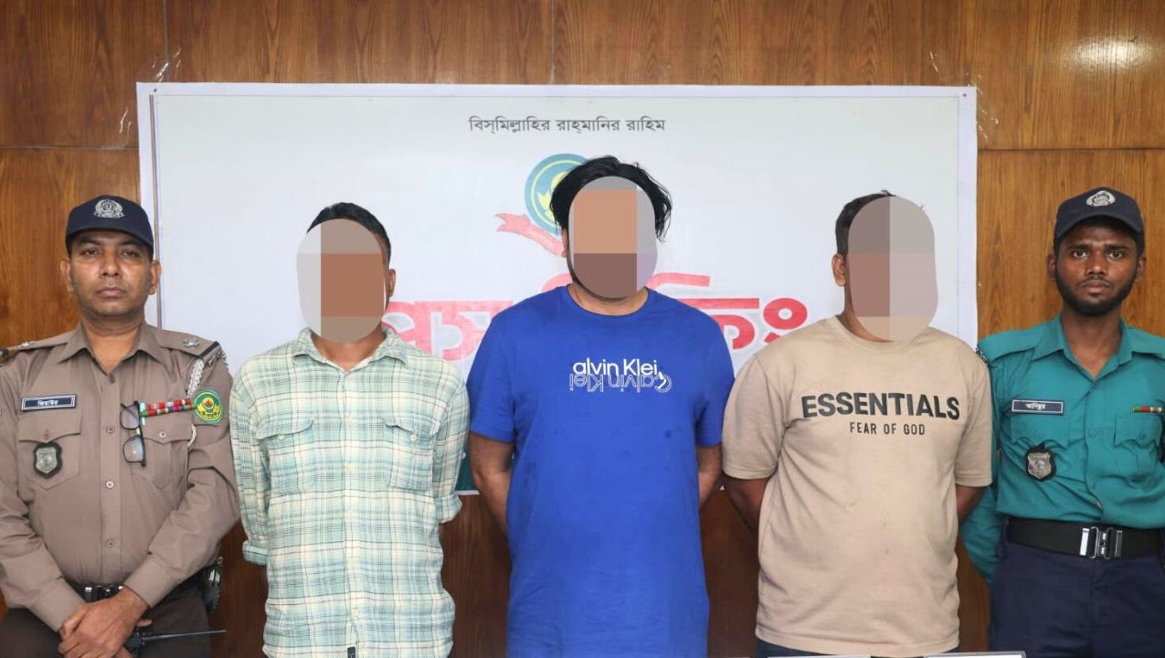 শীর্ষ সন্ত্রাসী বড় সাজ্জাদ গ্রুপের ৩ সদস্য গ্রেপ্তার