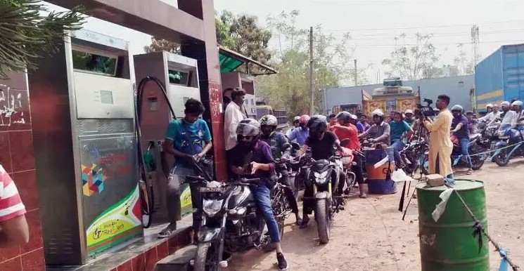 দেশের সব পেট্রোল পাম্পে ‘ট্যাগ অফিসার’ নিয়োগের সিদ্ধান্ত 