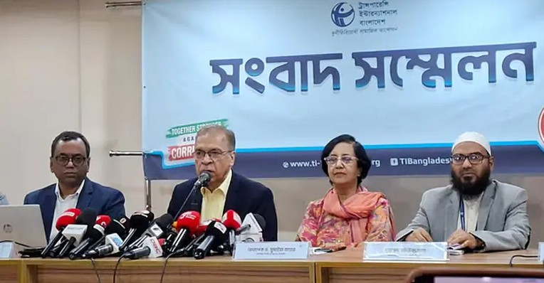 নতুন গভর্নরের নিয়োগ বাতিল চাইলো টিআইবি