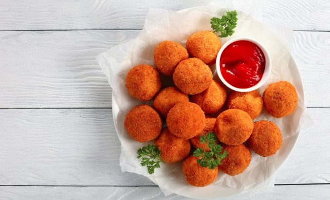 সহজেই বানিয়ে ফেলুন পটেটো চিজ বল