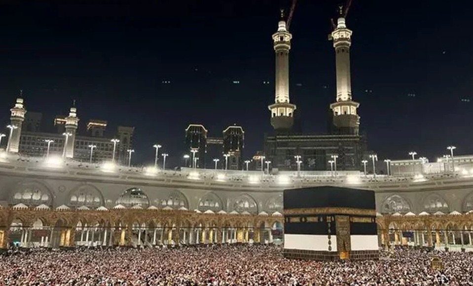 হঠাৎ মক্কা-মদিনা থেকে সরানো হচ্ছে ইরানি ওমরাহ যাত্রীদের