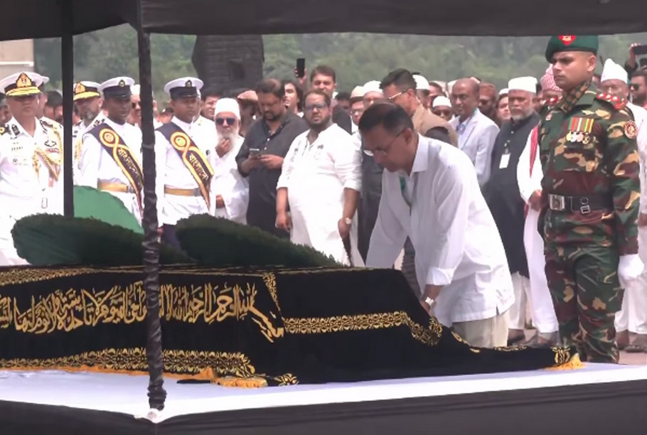 দিলারা হাফিজের জানাজা সম্পন্ন, প্রধানমন্ত্রীর শ্রদ্ধা নিবেদন