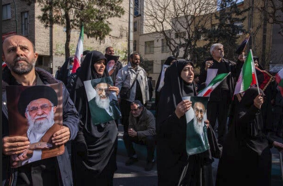 বড় যুদ্ধেও ইরানে সরকার পতন ‘কঠিন’: মার্কিন সমন্বিত গোয়েন্দা প্রতিবেদন