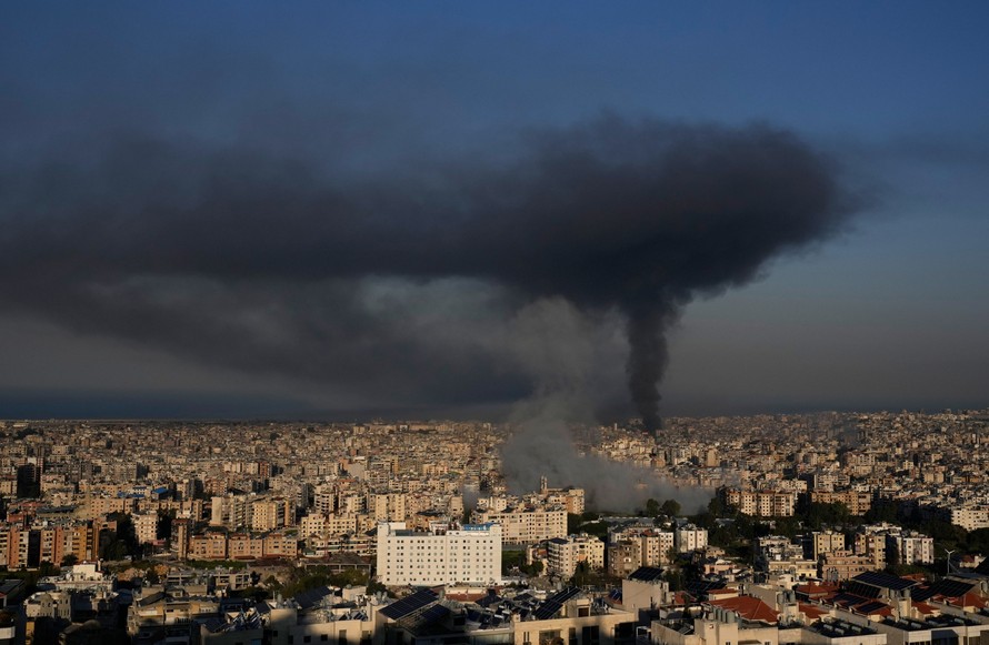 লেবাননে ব্যাপক হামলা ইসরায়েলের, পাল্টা জবাব হিজবুল্লাহর