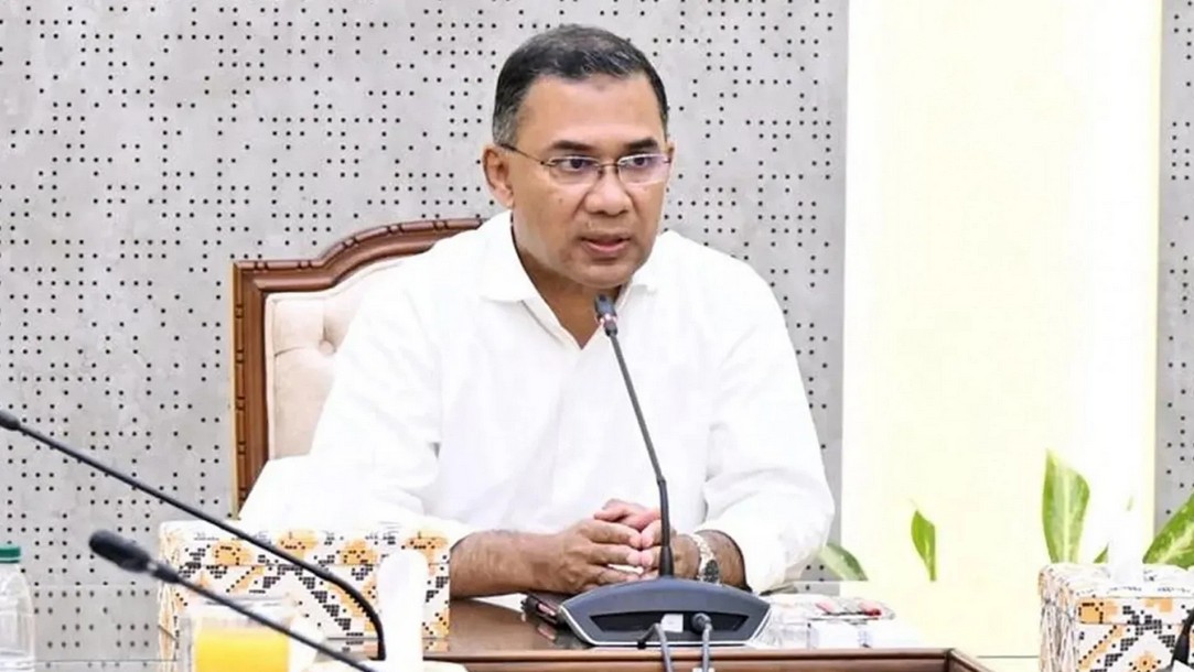 ছুটির মধ্যেই সচিবালয়ে অফিস করছেন প্রধানমন্ত্রী