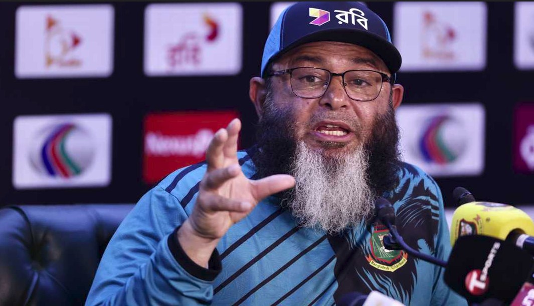 মিরাজ কোনো ভুল করেননি : মুশতাক আহমেদ