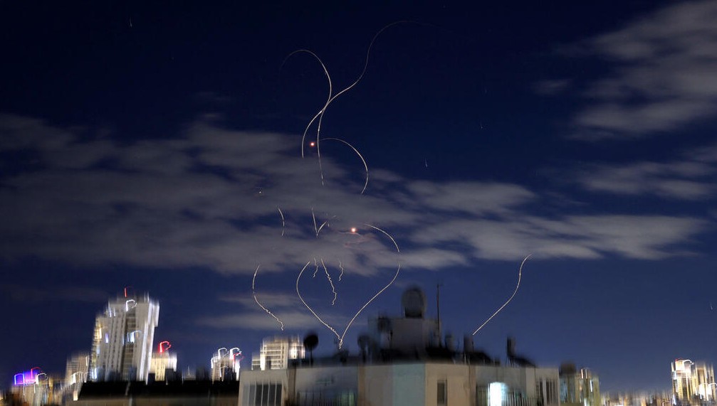 নতুন সর্বোচ্চ নেতার নির্দেশে ক্ষেপণাস্ত্র ছুড়ল ইরান