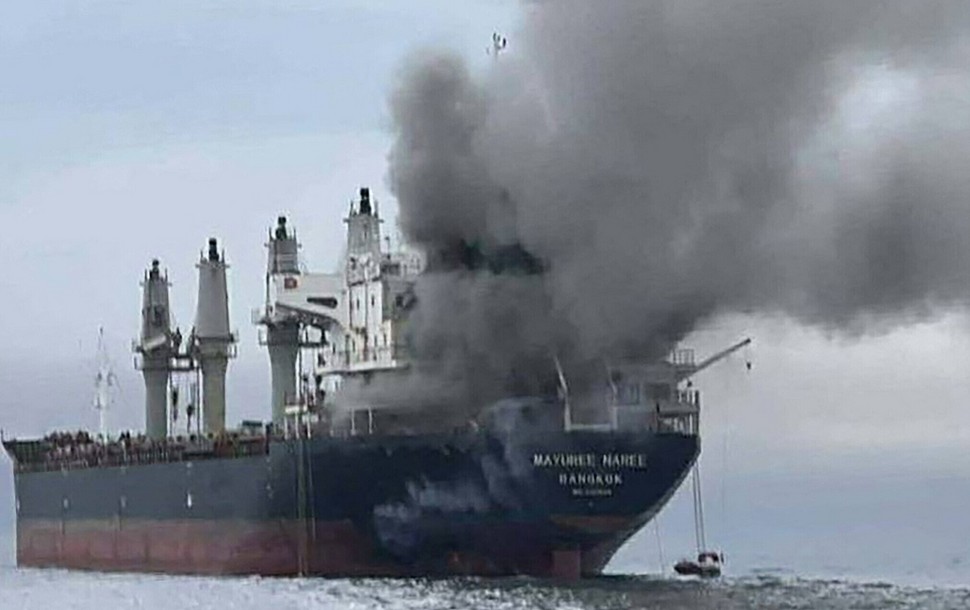 হরমুজ প্রণালি বন্ধ রেখেই ইরান যুদ্ধ শেষ করতে চান ট্রাম্প