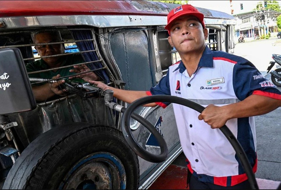 বিশ্বের ১ম দেশ হিসেবে জ্বালানি জরুরি অবস্থা ঘোষণা করল ফিলিপাইন