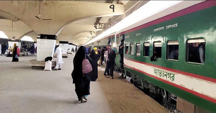 ঈদ উপলক্ষ্যে আন্তঃনগর ট্রেনের সাপ্তাহিক বন্ধ বাতিল