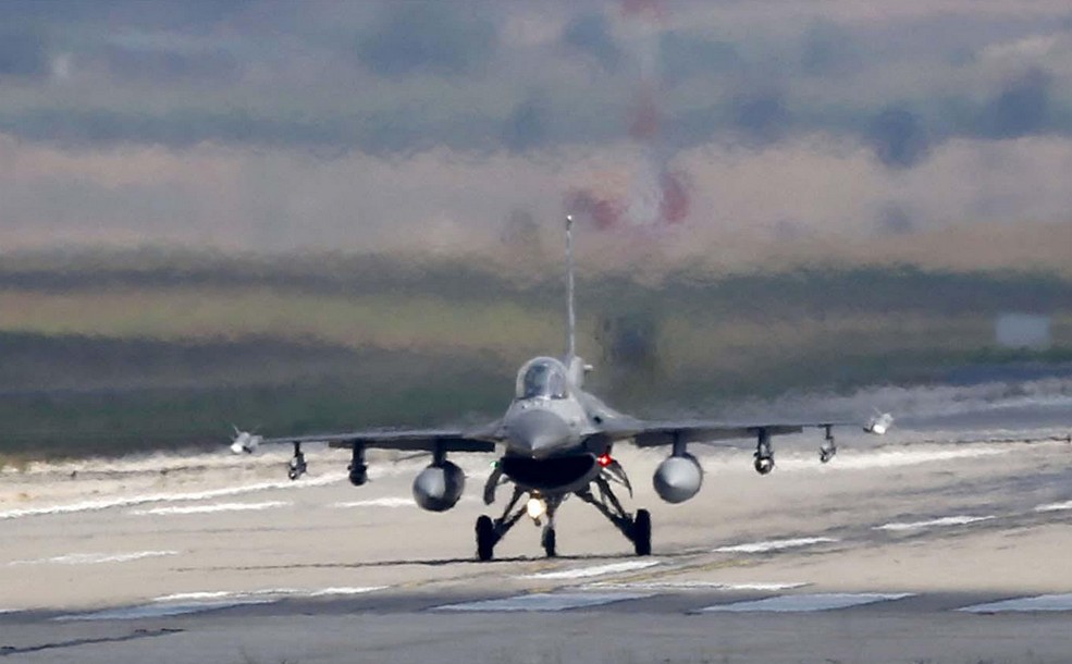 সাইপ্রাসে ছয়টি এফ-১৬ যুদ্ধবিমান মোতায়েন তুরস্কের