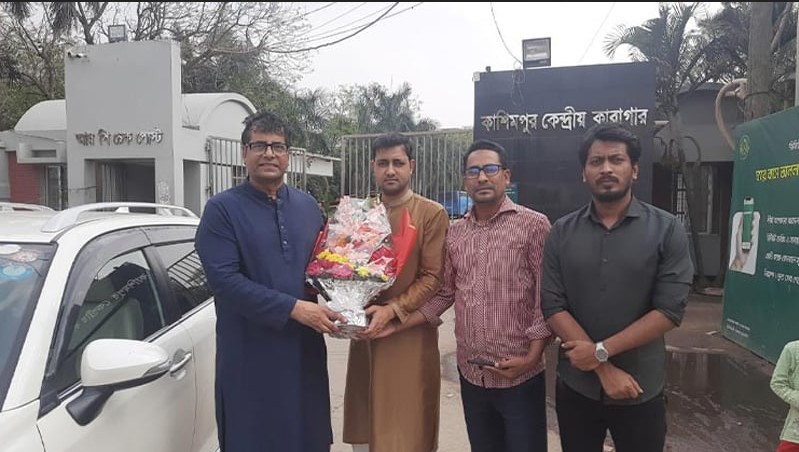 কারামুক্ত হলেন সাংবাদিক আনিস আলমগীর