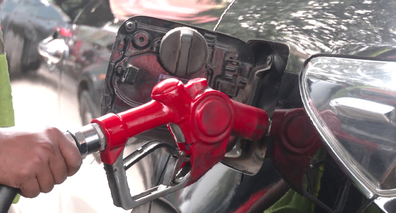 সারাদেশে অভিযানে ২ লাখ ৮ হাজার লিটার জ্বালানি তেল উদ্ধার