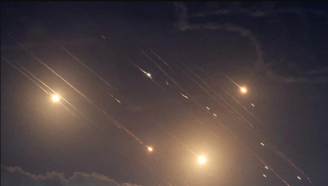 দখলদার ইসরায়েলকে লক্ষ্য করে তৃতীয় দফায় মিসাইল ছুড়ল ইরান