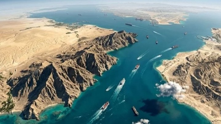 হরমুজ দিয়ে জাহাজ নেওয়ার দাবি করে পোস্ট ডিলিট করলেন মার্কিন মন্ত্রী