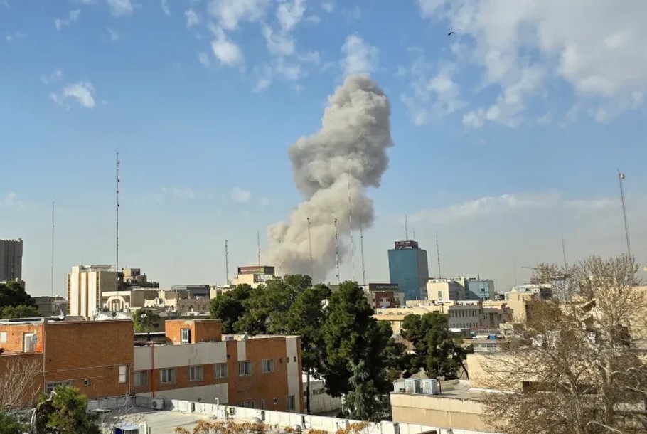 ইরানে একদিনে ১২শ’ বোমা ফেলেছে ইসরায়েল