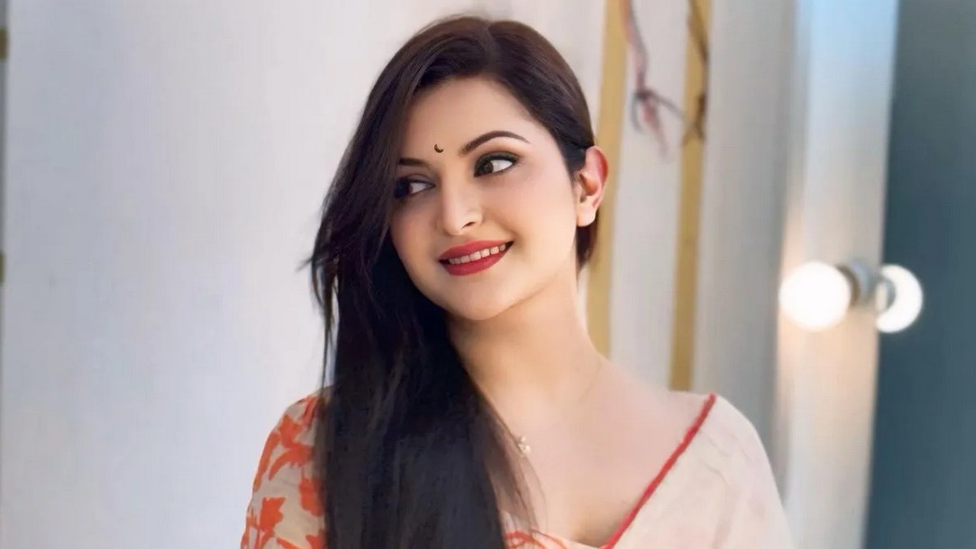 আবেগঘন পোস্টে পরীমণির আকুতি