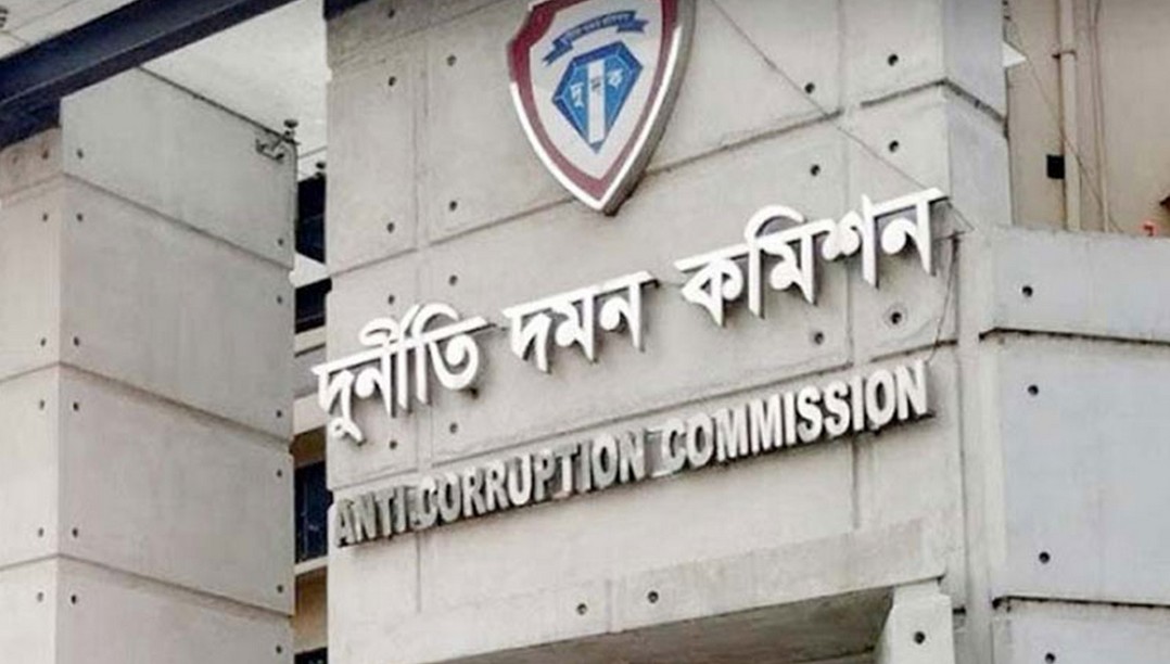 দুদক’র চেয়ারম্যান ও দুই কমিশনারের পদত্যাগ