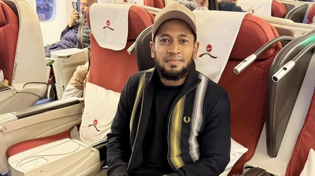 অবশেষে নিরাপদে জেদ্দা থেকে ঢাকায় ফিরেছেন মুশফিক