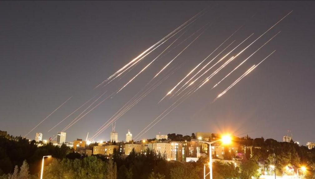 ইসরায়েলে তীব্র হামলা চালিয়েছে ইরান