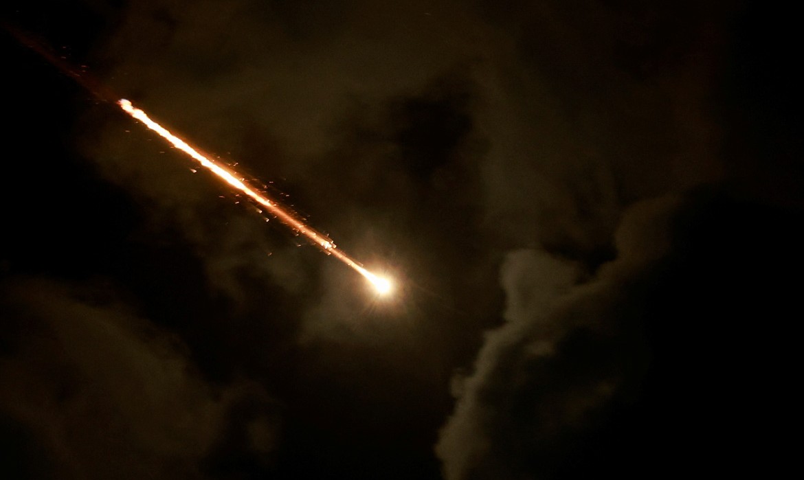 ইসরায়েলকে লক্ষ্য করে মিসাইল ছুড়ল ইরান